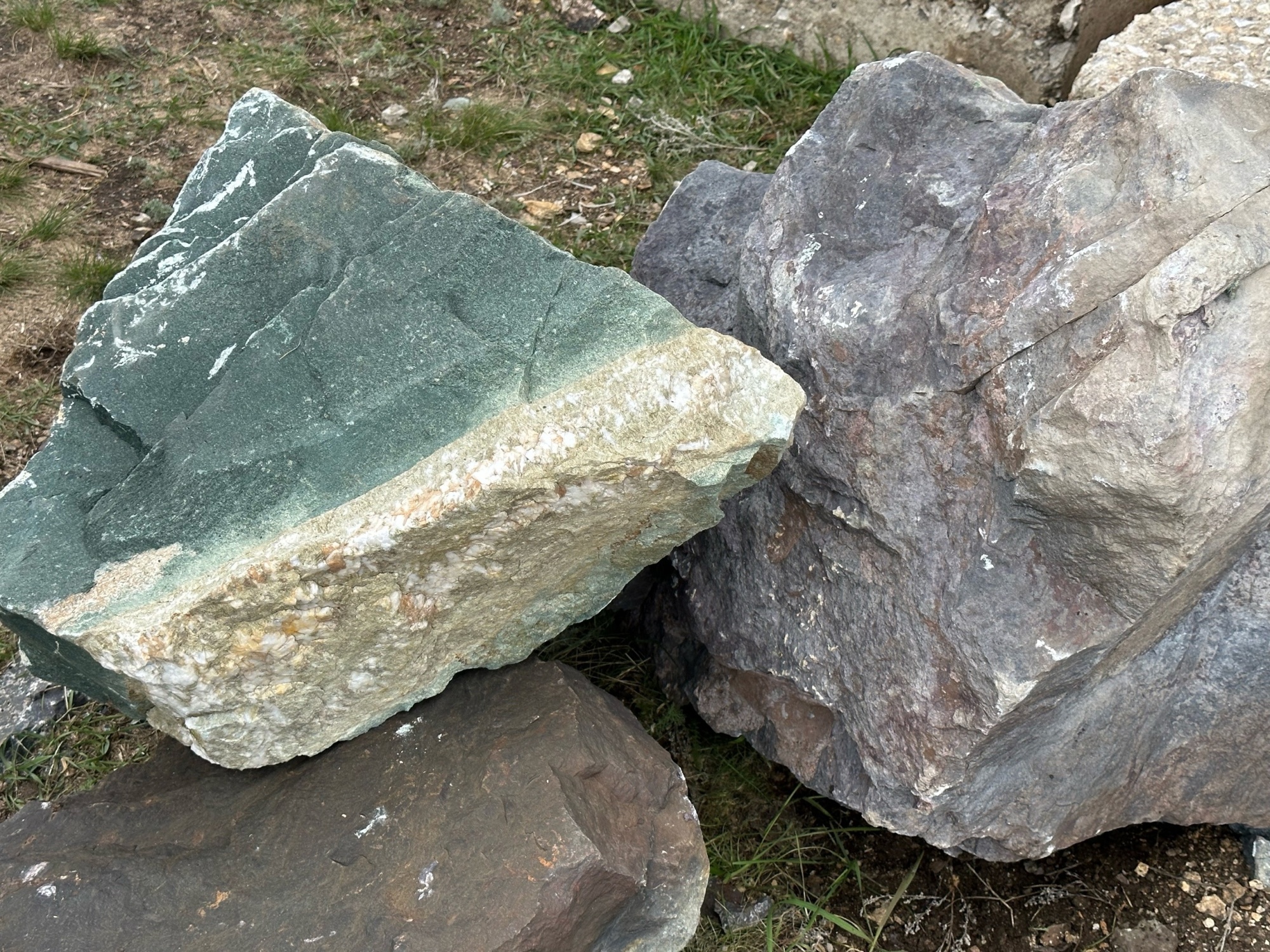 Камни для ландшафтного дизайна зелёные 10-60 килограмм купить в Краснознаменском