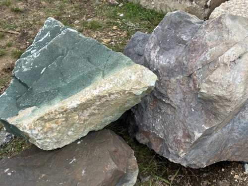 Камни для ландшафтного дизайна зелёные 10-60 килограмм купить в Краснознаменском