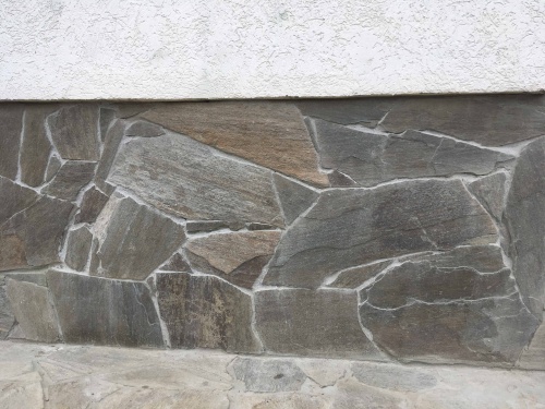 Плитняк златолит Уральский для цоколя, отмостки купить в Краснознаменском