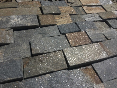 Плитка пилёная златолит Уральский для цоколя, отмостки купить в Краснознаменском