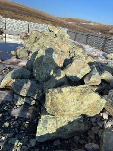 Камни для ландшафтного дизайна зелёные 10-60 килограмм купить в Краснознаменском