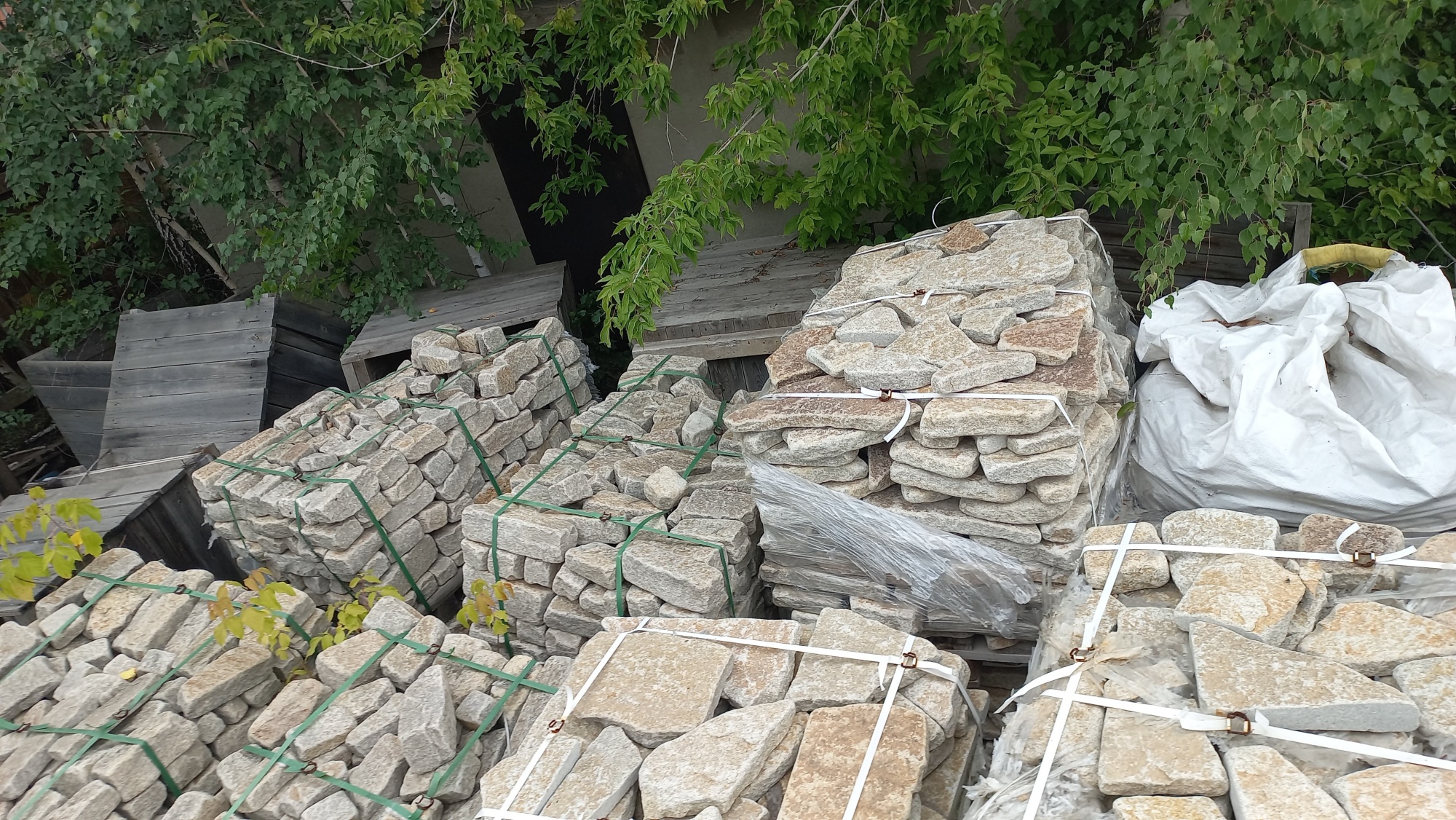 Плитняк гранитный галтованный купить в Краснознаменском