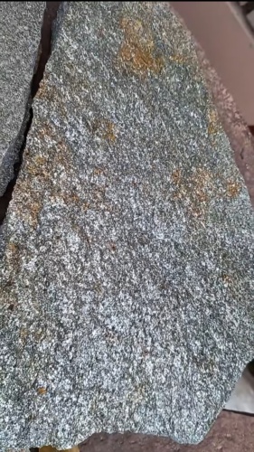 Плитняк златолит серебристый для цоколя, отмостки купить в Краснознаменском