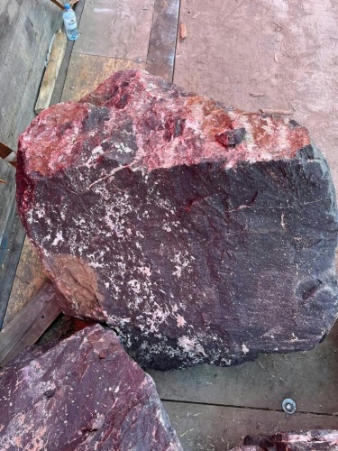 Камни для ландшафтного дизайна красно-фиолетовые 10-60 килограмм купить в Краснознаменском