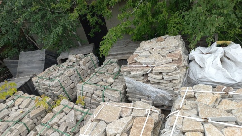 Гранитный плитняк галтованный для парковки купить в Краснознаменском