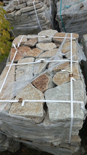 Плитняк галтованный гранитный для ландшафтного дизайна купить в Краснознаменском