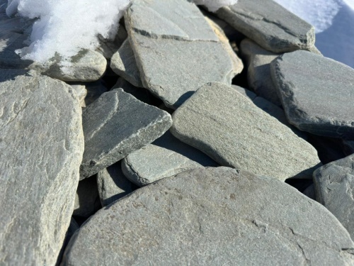 Плитняк златолит зелёный галтованный для цоколя купить в Краснознаменском