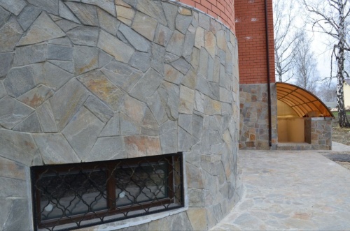 Плитняк златолит Уральский для цоколя, отмостки купить в Краснознаменском